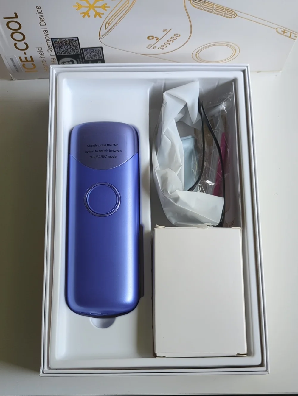 IPL Handheld Hair Removal Device - Picture 1 of 5